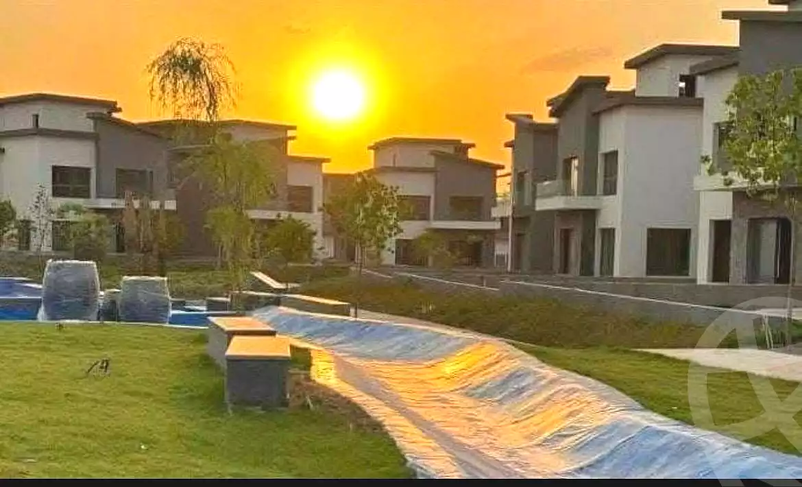 https://aqarmap.com.eg/ar/listing/7371890-for-sale-cairo-new-cairo-compounds-the-crest-compound-il-cazar