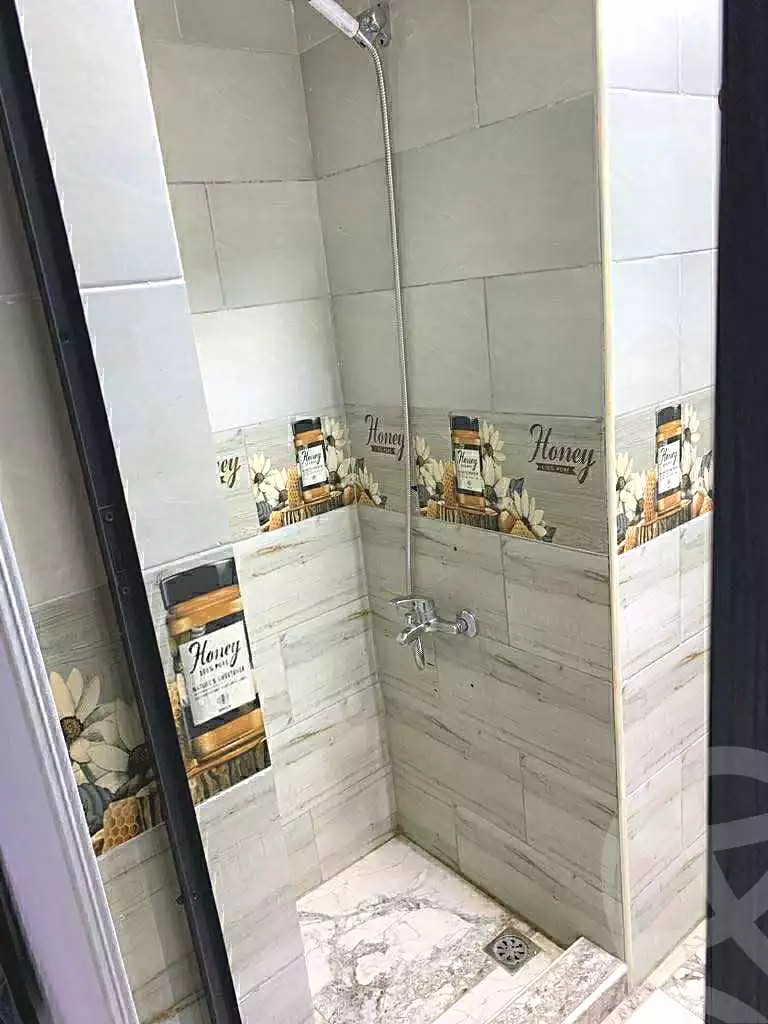 https://aqarmap.com.eg/ar/listing/7373797-for-rent-cairo-new-cairo-first-settlement-mhwr-mstfy-kml
