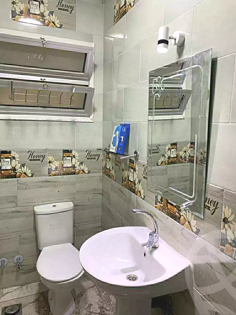 https://aqarmap.com.eg/ar/listing/7373797-for-rent-cairo-new-cairo-first-settlement-mhwr-mstfy-kml