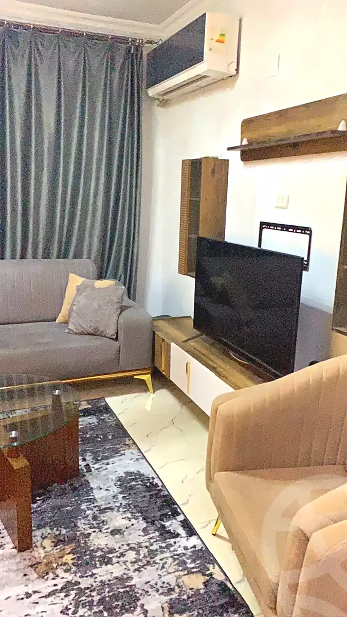 https://aqarmap.com.eg/ar/listing/7373797-for-rent-cairo-new-cairo-first-settlement-mhwr-mstfy-kml