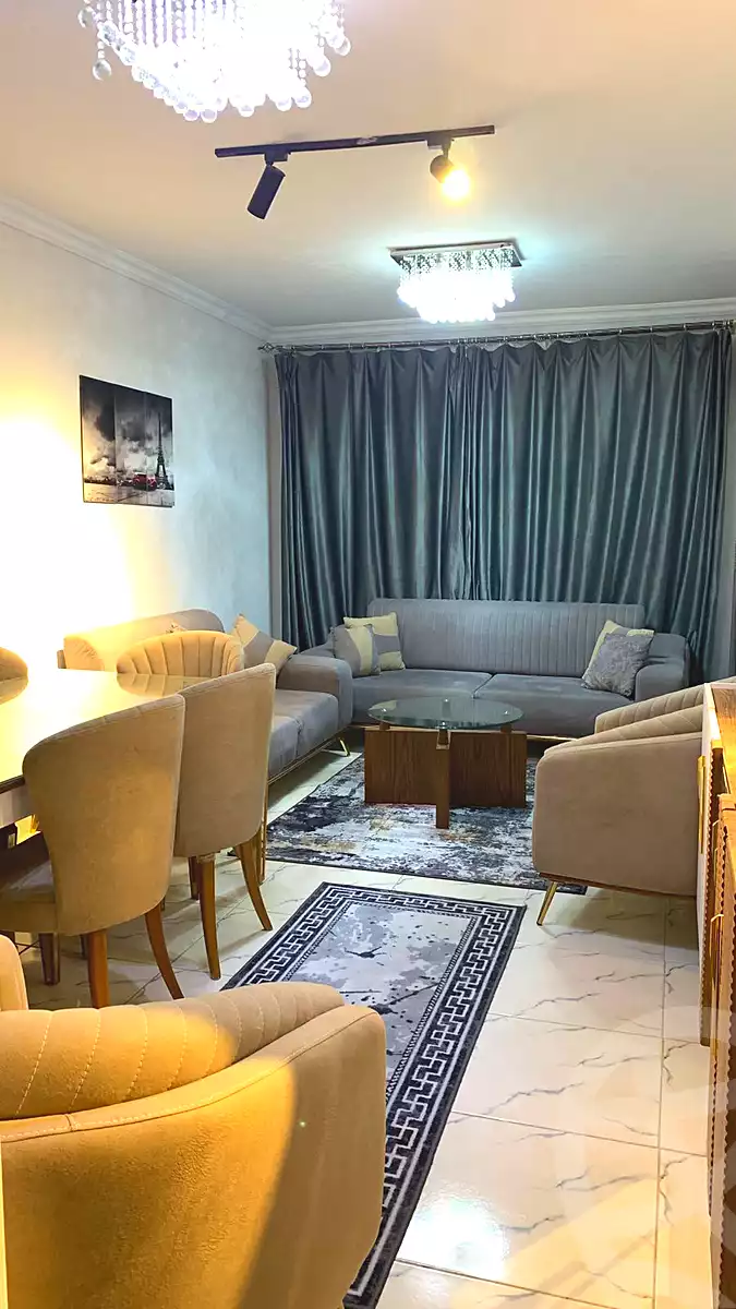 https://aqarmap.com.eg/ar/listing/7373797-for-rent-cairo-new-cairo-first-settlement-mhwr-mstfy-kml