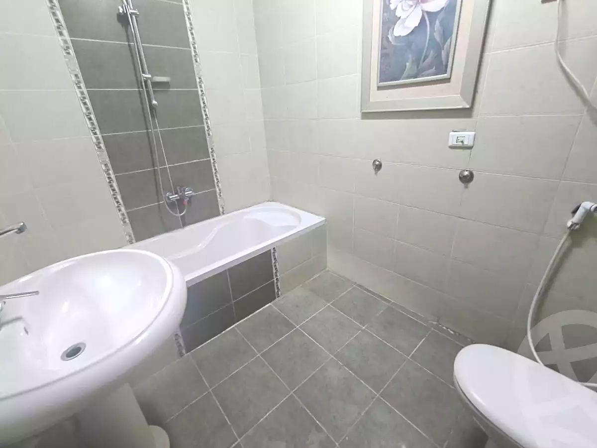 https://aqarmap.com.eg/ar/listing/6636007-for-sale-cairo-new-cairo-el-narges-el-narges-omarat-street-79