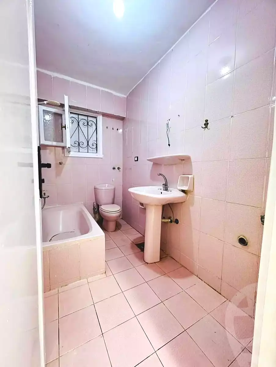 https://aqarmap.com.eg/en/listing/7374404-for-sale-alexandria-al-agamy-shataa-el-nakheel-street-63