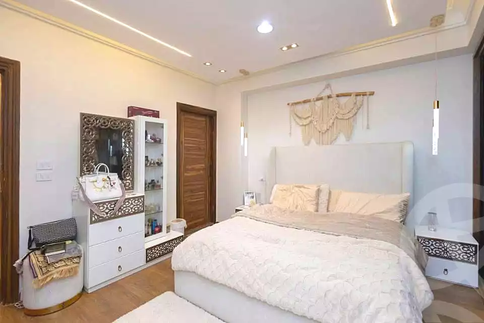 https://aqarmap.com.eg/ar/listing/7374733-for-sale-alexandria-roshdy-shr-bw-qyr-tryq-lhry