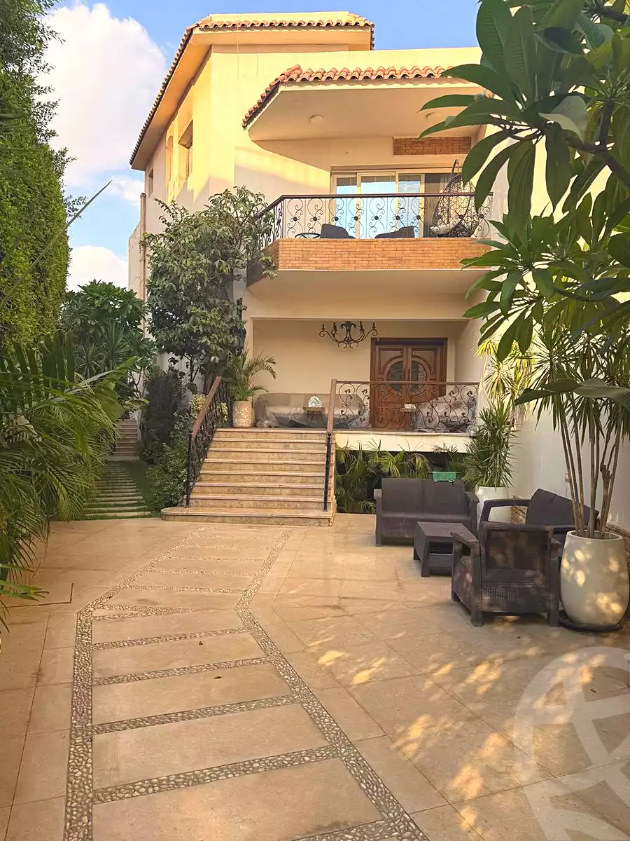 https://aqarmap.com.eg/en/listing/7376228-for-sale-cairo-el-shorouk-compounds-joudya-mall