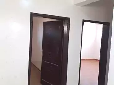 عقارات للإيجار - 4 غرف - بالدور 0