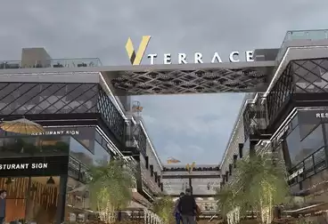 وحده تجاريه مساحه 110متر+33متر متر مساحه خارجيه في Terrace Mall في التجمع الخامس