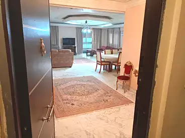 شقق مفروشة للإيجار في شارع طيبة، المهندسين، 250 متر