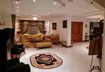 https://aqarmap.com.eg/ar/listing/4685903-for-sale-cairo-6th-of-october-featured-neighborhood-el-motamayez-neighborhood-abd-el-moneim-riad-st