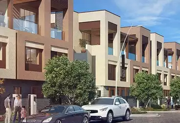 Town House 250m sale Compound District 5 Marakez New Cairo