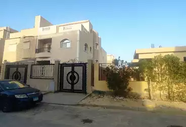 Twin House For sale in El Fedaa Compound