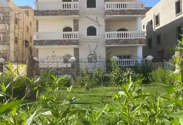 https://aqarmap.com.eg/ar/listing/4945268-for-sale-cairo-el-shorouk-lhy-lthlth-shrq-neighbourhood-3