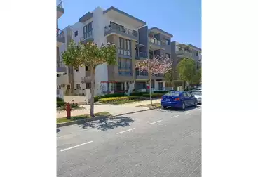 Studio with a private garden for sale with a down payment of 604,000 EGP in New Cairo - Taj City.