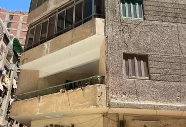 عمارة سكنية للبيع امام مدرسة الشمس عين شمس