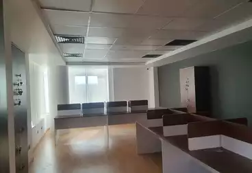 Administrative headquarters for rent, 1500 m, distinctive location, 90 South