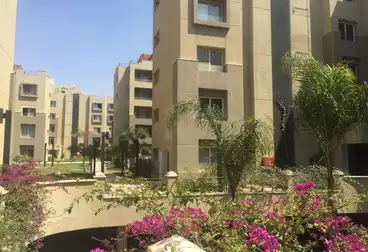 https://aqarmap.com.eg/ar/listing/5056006-for-sale-cairo-new-cairo-compounds-village-gate-mall-palm-hills