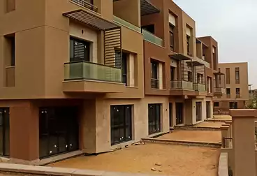 Townhouse 258 m for sale in District 5 Compound