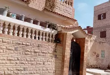 House / Home For sale - 4 rooms