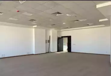 إداري للإيجار - 3 غرف - بالدور 2