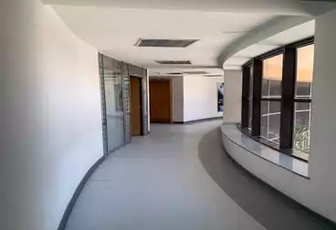Administrative Building For rent - 35 rooms
