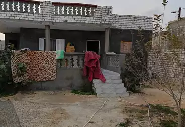 Building For sale - 4 rooms