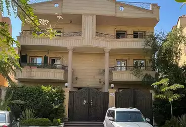 Apartment with Garden For sale - 3 rooms - floor 1