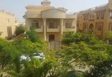 فيلا منفصلة للبيع - 8 غرف