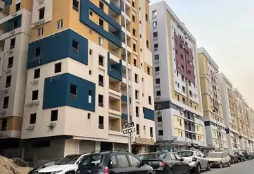 شقق للبيع - 3 غرف - بالدور 1