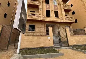 Apartment with Garden For sale - 3 rooms - floor 0