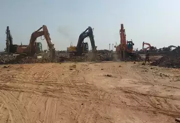 شقة بحديقة للبيع - 3 غرف - بالدور 0