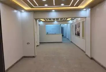 تجاري للبيع - 2 غرف - بالدور 1