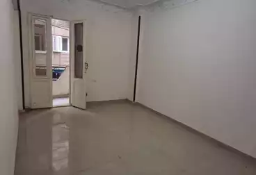 Apartments For sale - 2 rooms - floor 1