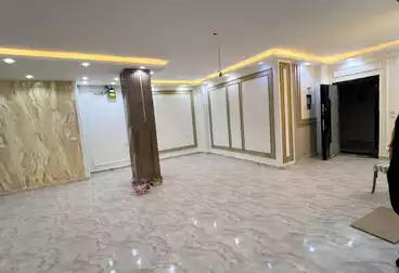 Apartments For sale - 5 rooms - floor 1