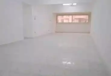 Apartments For sale - 4 rooms - floor 1