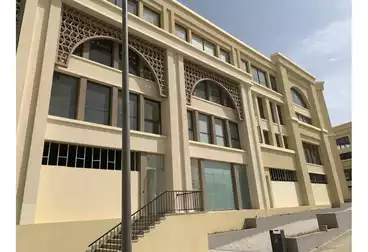 مقر إداري للإيجار - 4 غرف - بالدور 2