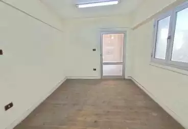 Apartments For sale - 3 rooms - floor 1