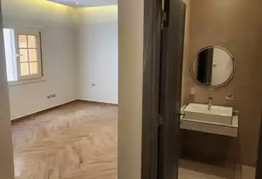 Apartments For sale - 3 rooms - floor 1