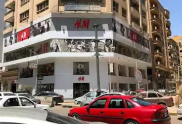 Showroom For rent