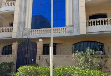 House / Home For sale - 9 rooms