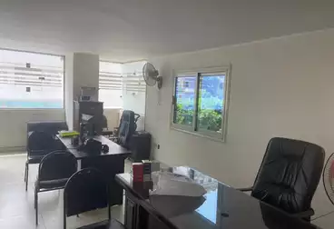 Administrative For rent - 9 rooms - floor 1