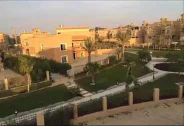 فيلا منفصلة للبيع - 6 غرف