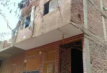 Building For sale - 6 rooms
