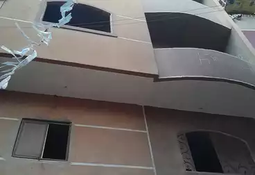 Building For sale - 8 rooms