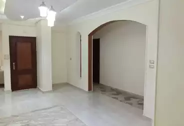 House / Home For sale - 9 rooms