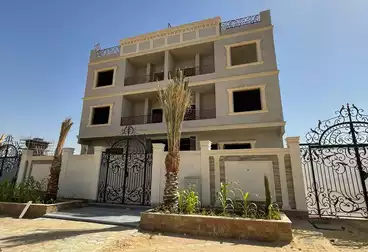 دوبلكس للبيع - 3 غرف - بالدور 0