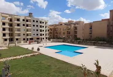 شقة بحديقة للبيع - 3 غرف - بالدور 0