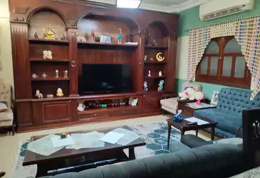 شقق للبيع - 3 غرف - بالدور 8