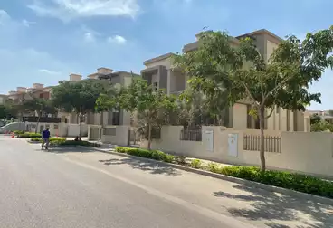 فيلا منفصلة للبيع - 6 غرف