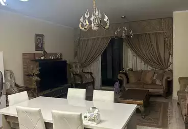 شقة بحديقة للبيع - 3 غرف - بالدور 0