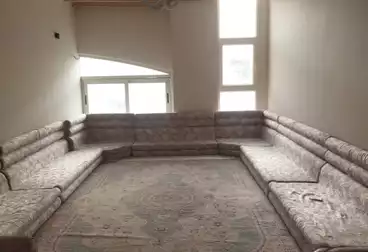 شقق للإيجار - 3 غرف - بالدور 0